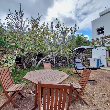 Casa Ana Con Jardin Punta Del Hidalgo